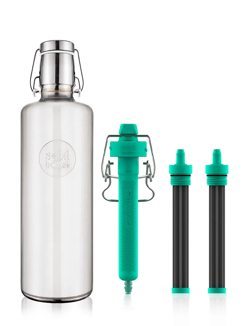 Trinkflasche aus Edelstahl im Used-Look mit Wasserfilter und Ersatzkartuschen